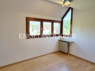 WG-geeignete DG-ETW mit separater Küche, Bad, Loggia & TG-Stellplatz • sofort verfügbar