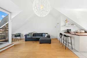 Lichtdurchflutete Dachgeschosswohnung mit Westterrasse – Die vollständige Adresse der Immobilie erhältst du vom Anbieter., 80997 Allach, München – Vorschaubild 3