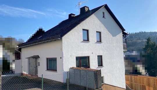 Bild von ----Gepflegtes EFH mit herrlichem Blick über den Ort hinweg-----