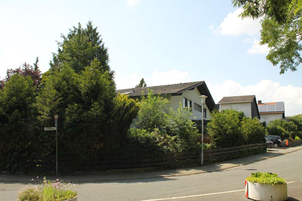 Immobilie in Roßdorf - PROVISIONSFREI  1-2 Familienhaus -7 Zi -stufenfreier Zugang - Feldrand / Eckgrundstück -Doppelgarage - Bild 1