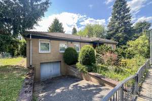 Bierstadt: Bezaubernder Bungalow! Wiesbadens Top-Lage! 5 Zi, Garage, StPl., Garten, voll unterk.! – Die vollständige Adresse der Immobilie erhältst du vom Anbieter., 65191 Bierstadt, Wiesbaden – Vorschaubild 2