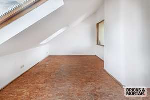 Renovierungsobjekt mit Charme – Dachgeschosswohnung mit Potenzial, ideal für Kapitalanleger – Die vollständige Adresse der Immobilie erhältst du vom Anbieter., 90439 Sündersbühl, Nürnberg – Vorschaubild 5