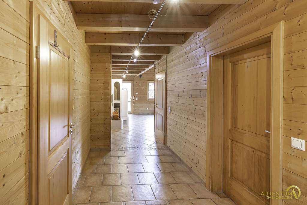 Immobilie in Bayerbach b. Ergoldsbach - Geschmackvolles A+-Massivholzhaus mit 250 m², inkl. Einliegerwohnung & PV mit Speicher - Bild 3