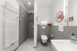 MODERN CHIC IN BERLIN- MITTE: GROSSZÜGIGES 2-ZIMMER-APARTMENT MIT ZWEI BALKONEN – Die vollständige Adresse der Immobilie erhältst du vom Anbieter., 10115 Mitte (Ortsteil), Berlin – Vorschaubild 7