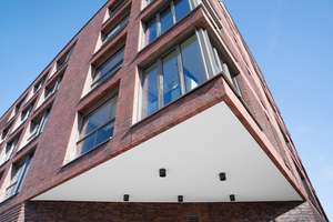 + Strahlende Lebensqualität – Lichtdurchflutete Wohnung im modernen Neubau +