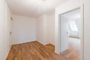 Ab sofort beziehbar: Stilvolle 3-Zimmer-DG-Wohnung über Leipzigs Dächern, in der beliebten Karli – 4275 Südvorstadt, Leipzig – Vorschaubild 9