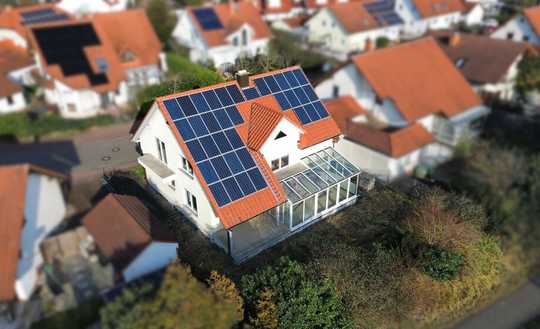 Charmantes Einfamilienhaus in Offenbach – veredelter Rohbau mit Einliegerwohnung und Garten