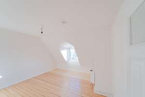 Charmante DG-Wohnung  - renoviert, mit neuer EBK und separatem Speicher in Lübeck – Schwartauer Allee 121, 23554 Sankt Lorenz Nord, Lübeck – Vorschaubild 6