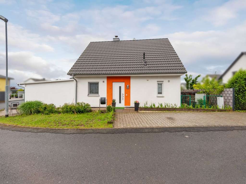 Attraktives Einfamilienhaus mit wunderschönem Garten in ruhiger Lage von Wächtersbach-Wittgenborn