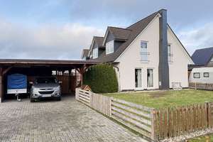 * Top Lage * DHH * Heizung von 2023 * PV-Anlage 2024 * Doppelcarport * Baujahr 1996 * Kaminofen * – Die vollständige Adresse der Immobilie erhältst du vom Anbieter., 26676 Barßel – Vorschaubild 2