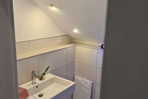 2-Zimmer-Dachgeschosswohnung mit Einbauküche in Köln Porz Grengel – Himbeerweg 2, 51147 Grengel, Köln – Vorschaubild 8
