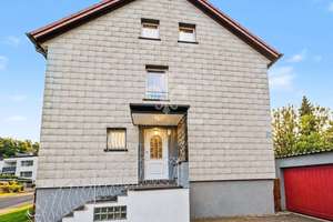 Modernisiertes Dreifamilienhaus mit drei Wohneinheiten und beeindruckendem Panoramablick – Die vollständige Adresse der Immobilie erhältst du vom Anbieter., 66126 Altenkessel, Saarbrücken – Vorschaubild 8