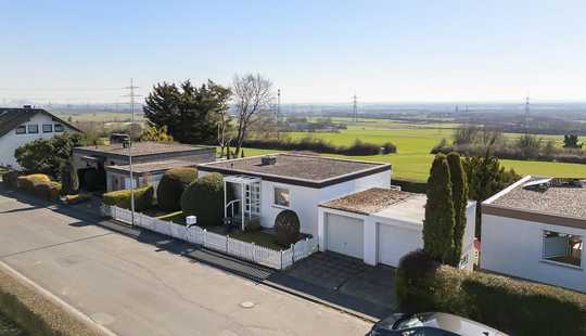 Bild von Freistehendes Einfamilienhaus in beliebter Feldrandlage von Hofheim-Diedenbergen