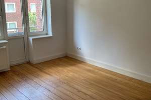 Einzugsbereit: Helle 2-Zimmer-Wohnung mit Balkon! (leichte Renovierungsarbeiten erforderlich) – Kattowitzer Weg 9, 22049 Dulsberg, Hamburg – Vorschaubild 2