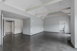 Frisch saniert: Besonderer Bungalow mit über 4 Meter hohen Decken. – Die vollständige Adresse der Immobilie erhältst du vom Anbieter., 24558 Henstedt-Ulzburg – Vorschaubild 3