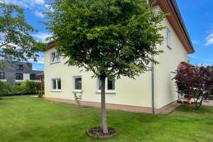 7-Zimmer-Haus mit Terrasse, Garage & Garten in naturnaher Villenlage – Die vollständige Adresse der Immobilie erhältst du vom Anbieter., 14476 Groß Glienicke, Potsdam – Vorschaubild 1