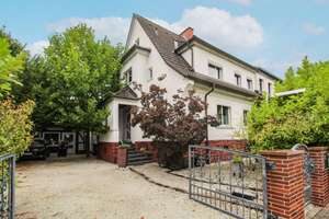 Gepflegtes ZFH mit Potenzial: Kapitalanlage, Mehrgenerationenwohnen und Gewerbeoption in Maintal – Die vollständige Adresse der Immobilie erhältst du vom Anbieter., 63477 Maintal – Vorschaubild 2