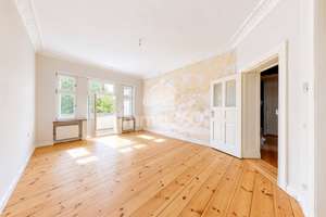 Bezugsfreie Altbauwohnung mit Loggia nahe Boxhagener Platz – 10245 Friedrichshain, Berlin – Vorschaubild 4