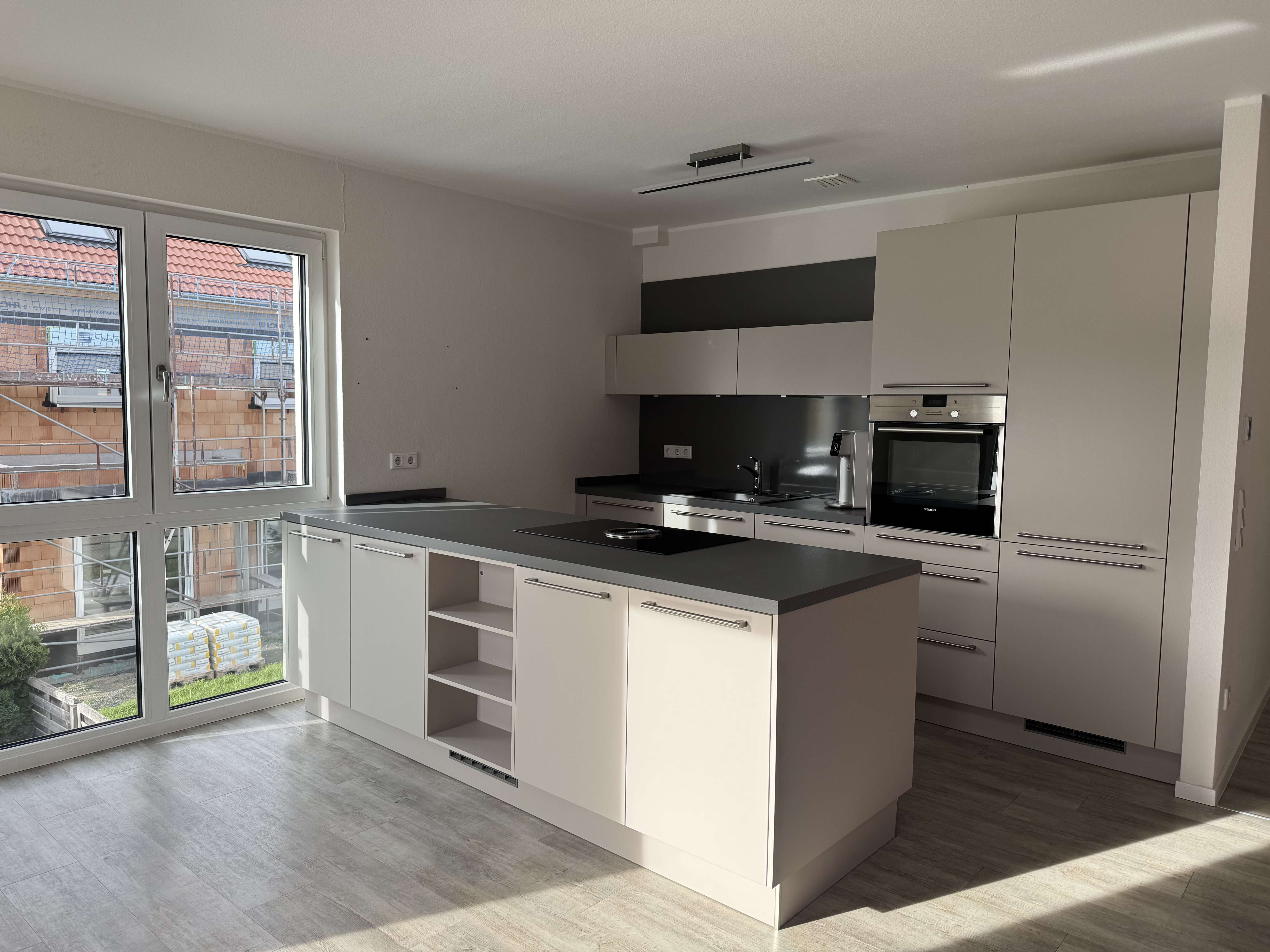 Immobilie in Rottendorf - Schöne 3-Zimmerwohnung mit Balkon in begehrter Lage von Rottendorf ! - Bild 1