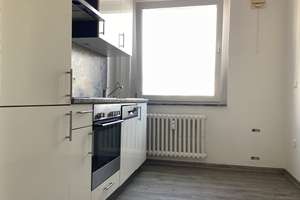 Helle 3-Zimmerwohnung mit Einbauküche und Balkon – Sanddornweg 3, 33609 Heepen, Bielefeld – Vorschaubild 2