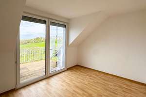 Trier- Tarforst: Mehrfamilienhaus in solidem Zustand mit Traumausblick, Garage, Stellplätze, Garten – Die vollständige Adresse der Immobilie erhältst du vom Anbieter., 54296 Tarforst, Trier – Vorschaubild 14