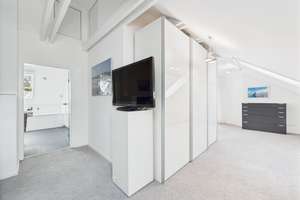 Raum für Leben auf höchstem Niveau - außergewöhnliche Maisonette mit Charakter – Die vollständige Adresse der Immobilie erhältst du vom Anbieter., 85551 Kirchheim bei München – Vorschaubild 15