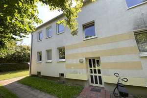 Frisch renovierte 2 Zimmer-Wohnung mit Tageslichtbad und Dusche – Ziegeleiweg 12, 23730 Neustadt in Holstein – Vorschaubild 1