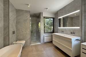 Wohnen wie im Bungalow: Exklusive EG-Wohnung mit sonnigen Terrassen & großem Garten – 30559 Kirchrode, Hannover – Vorschaubild 15