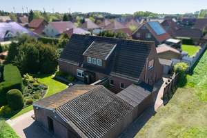 Viel Platz für Familie, Generationen oder Vermietung – Wohnhaus mit Einliegerwohnung ! – Die vollständige Adresse der Immobilie erhältst du vom Anbieter., 26556 Westerholt – Vorschaubild 3