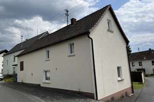 Solides Einfamilienhaus mit Gestaltungsspielraum in ruhiger Ortsrandlage! – Die vollständige Adresse der Immobilie erhältst du vom Anbieter., 57577 Hamm (Sieg) – Vorschaubild 2