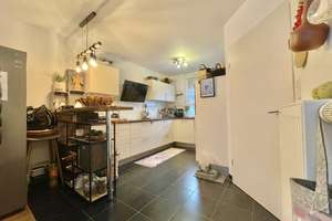 *Modernes RMH mit 2 Garagen & Carport* – Hüttenweg 2/4, 88213 Ravensburg – Vorschaubild 3