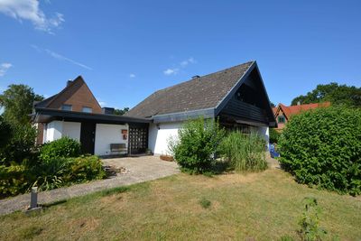Gut geschnittenes Einfamilienhaus mit Garage zum Schickmachen!