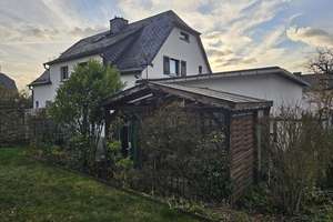 Doppelhaushälfte mit Anbau und Doppelgarage – Die vollständige Adresse der Immobilie erhältst du vom Anbieter., 35745 Herborn – Vorschaubild 2