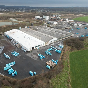 Ca. 15.000 qm Lager- / Produktionsflächen | ebenerdig | ca. 6,00 m UKB