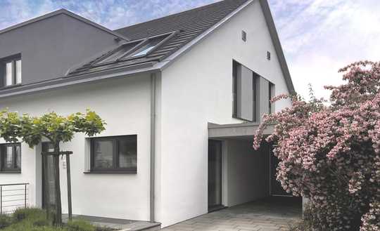 Hochwertig, technisch up to date (Geothermie), dezente Eleganz - Wohnen auf höchstem Niveau!