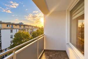 Helle, freundliche & gut vermietete 2-Zimmer Wohnung mit Südbalkon