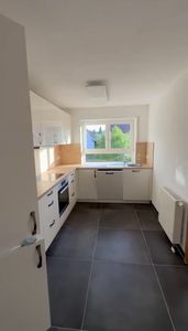 Helle 3-Zimmer-Wohnung mit hochwertiger Küche und sonnigem Balkon
