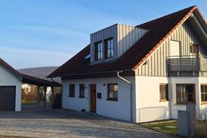 möbliertes einfamilienhaus mit garten