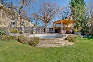 Traumhafte Ruheoase! Elegantes Stadthaus mit 700m² Grundstück, Pool und einzigartigem Garten – Die vollständige Adresse der Immobilie erhältst du vom Anbieter., 90439 St. Leonhard, Nürnberg – Vorschaubild 7