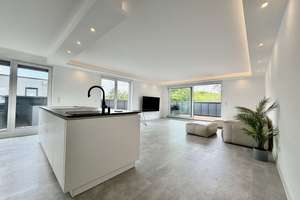 Barrierearmes Luxus-Penthouse mit Aufzug, Stellplatz und Dachterrasse