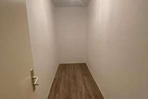 Remscheider Straße 54-helle 2 ZKB Wohnung im 6.OG *ab sofort* zu vermieten – Die vollständige Adresse der Immobilie erhältst du vom Anbieter., 47807 Fischeln, Krefeld – Vorschaubild 2