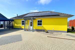 Schönberg in MV. Erstklassiger Bungalow mit wunderbarem Garten, Carport, und Solaranlage – Die vollständige Adresse der Immobilie erhältst du vom Anbieter., 23923 Schönberg – Vorschaubild 1