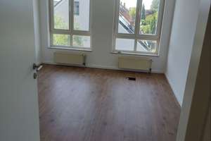 Helles Zimmer in sanierter Studentinnen-WG – moderne Küche, zwei Bäder & schnell an der Uni – Siegburger Straße 123, 53229 Vilich, Bonn – Vorschaubild 3