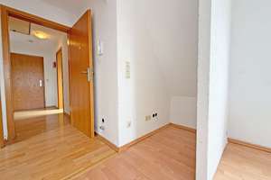 Charmante 3-Zi.-Wohnung mit Einbauküche, Stellplatz und zusätzlichem Dachboden – Die vollständige Adresse der Immobilie erhältst du vom Anbieter., 74382 Neckarwestheim – Vorschaubild 5
