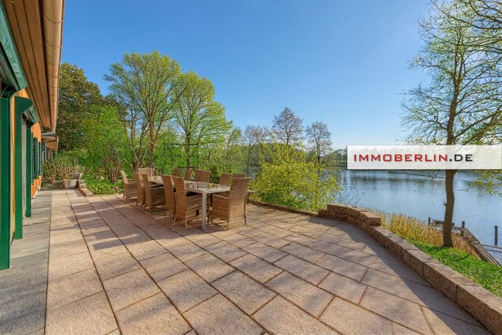 Immobilie in Wustrow - IMMOBERLIN.DE - Exquisites Haus am See in sehr naturverbundener Lage - Bild 1
