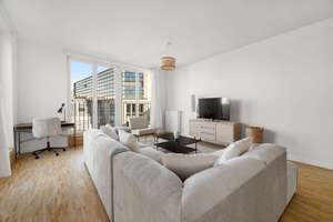 Stilvolle 3-Zimmer Wohnung in Mitte - voll möbliert – Luisenstraße 45, 10117 Mitte (Ortsteil), Berlin – Vorschaubild 2