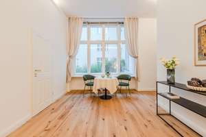 *PROVISIONSFREI* Bezugsfreie renovierte 2-Zimmer Altbauperle in hersschaftlichem Altbau in TOP-Lage – Prager Strasse 3, 10779 Wilmersdorf, Berlin – Vorschaubild 1