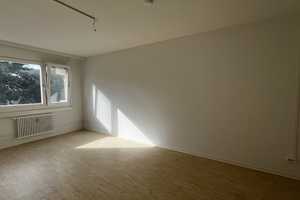 Große 3-Zimmer-Wohnung in guter Lage – Stichstraße 12, 13597 Berlin – Vorschaubild 6