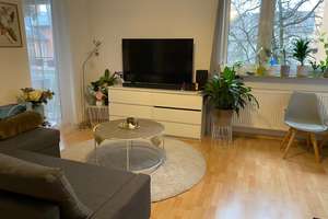 Grün vor der Tür, Stadt um die Ecke — helle 3-Zi-Whg mit Loggia an der Billinganlage – Die vollständige Adresse der Immobilie erhältst du vom Anbieter., 90766 Schwand, Eigenes Heim, Fürth – Vorschaubild 2