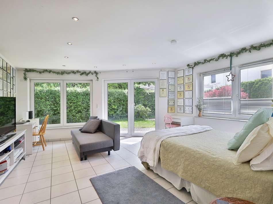 Geräumiger Schlafbereich im...